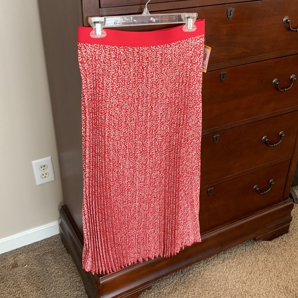 NWT Vince Camuto pleated pink floral casual midi skirt - medium